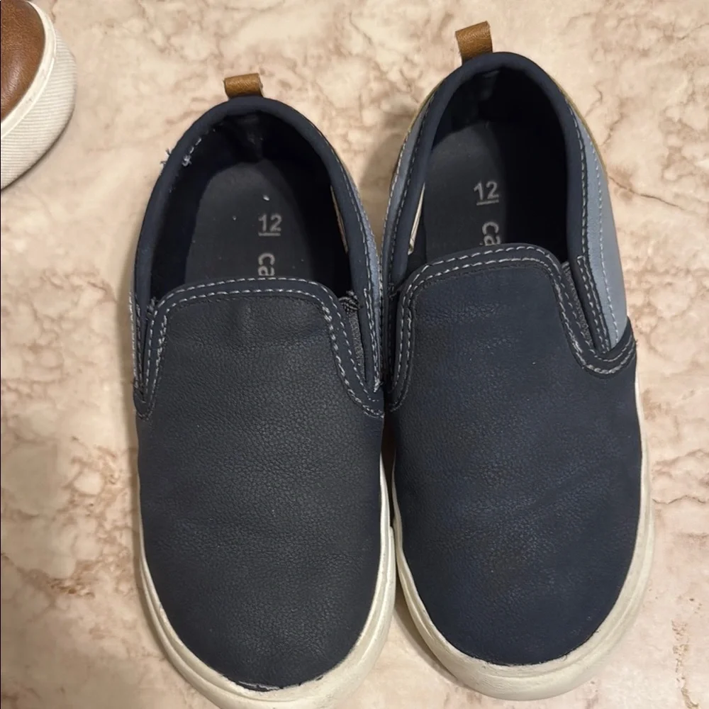 Previously loved toddler boys size 12 dress shoes OshKosh B’gosh and Carter’s - Picture 4 of 6